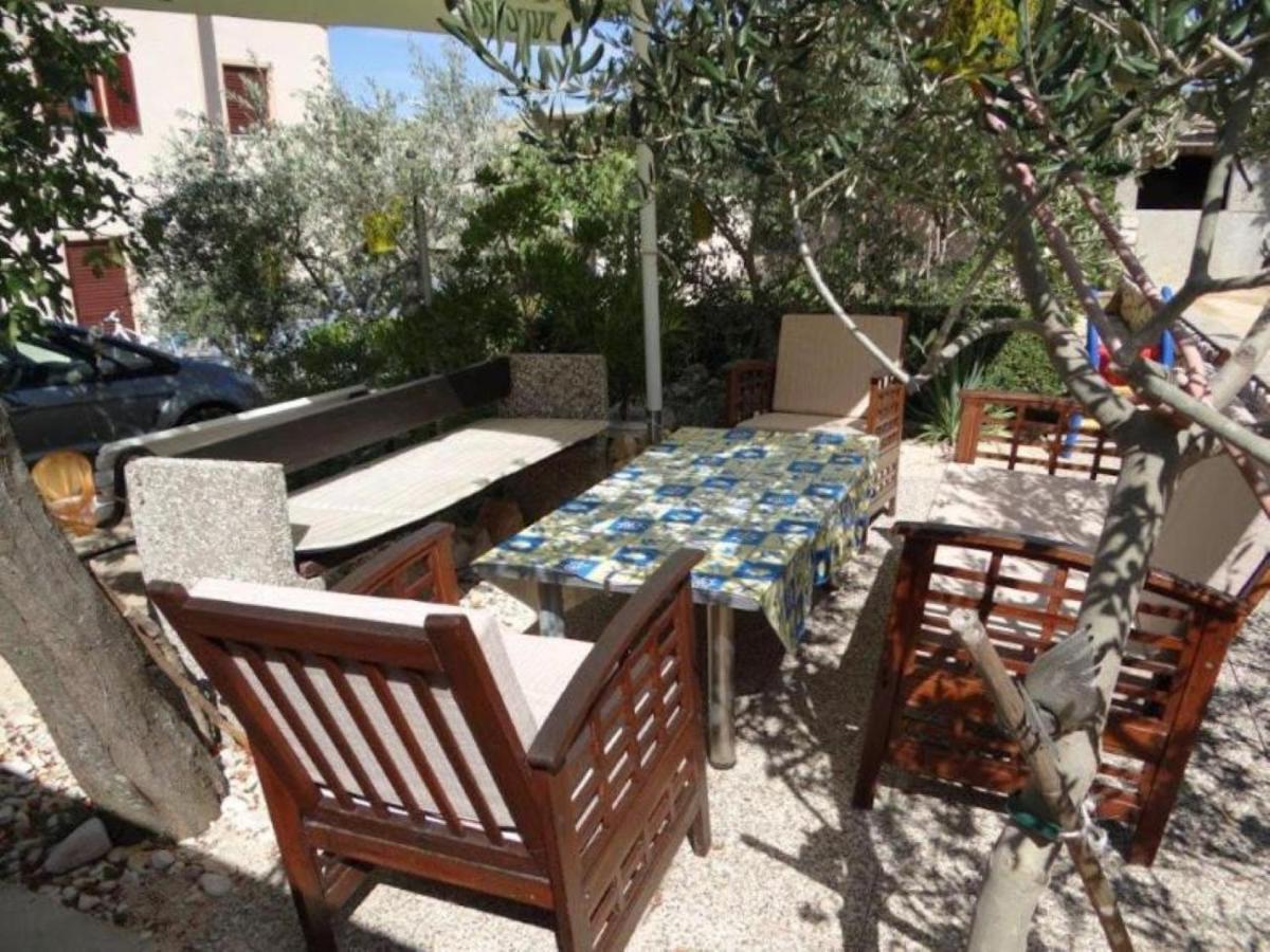 מאנדרה Apartments Besedic מראה חיצוני תמונה
