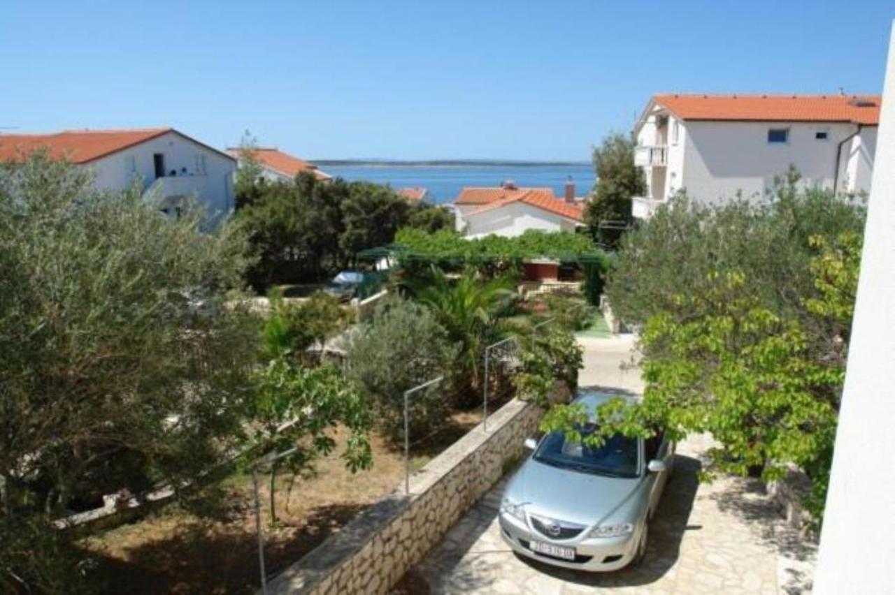 מאנדרה Apartments Besedic מראה חיצוני תמונה