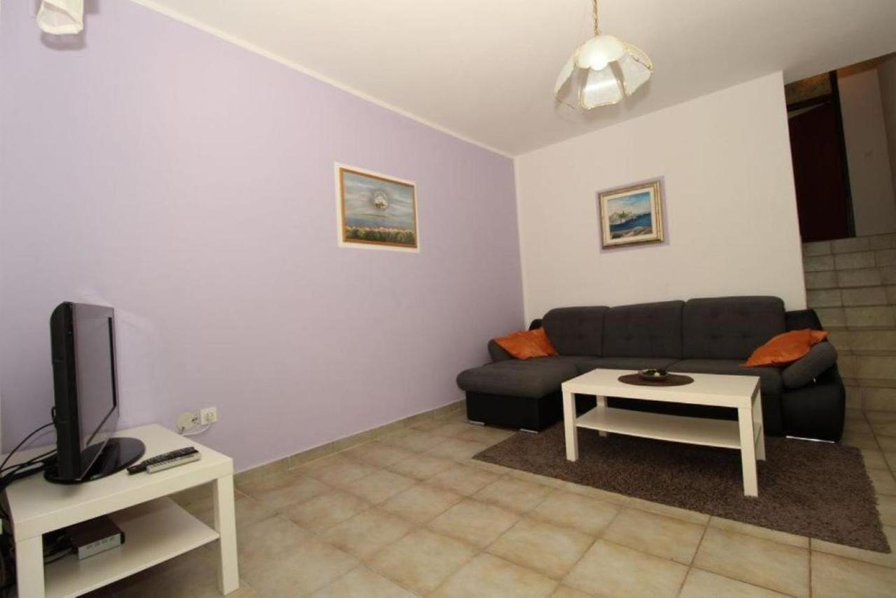 מאנדרה Apartments Besedic מראה חיצוני תמונה