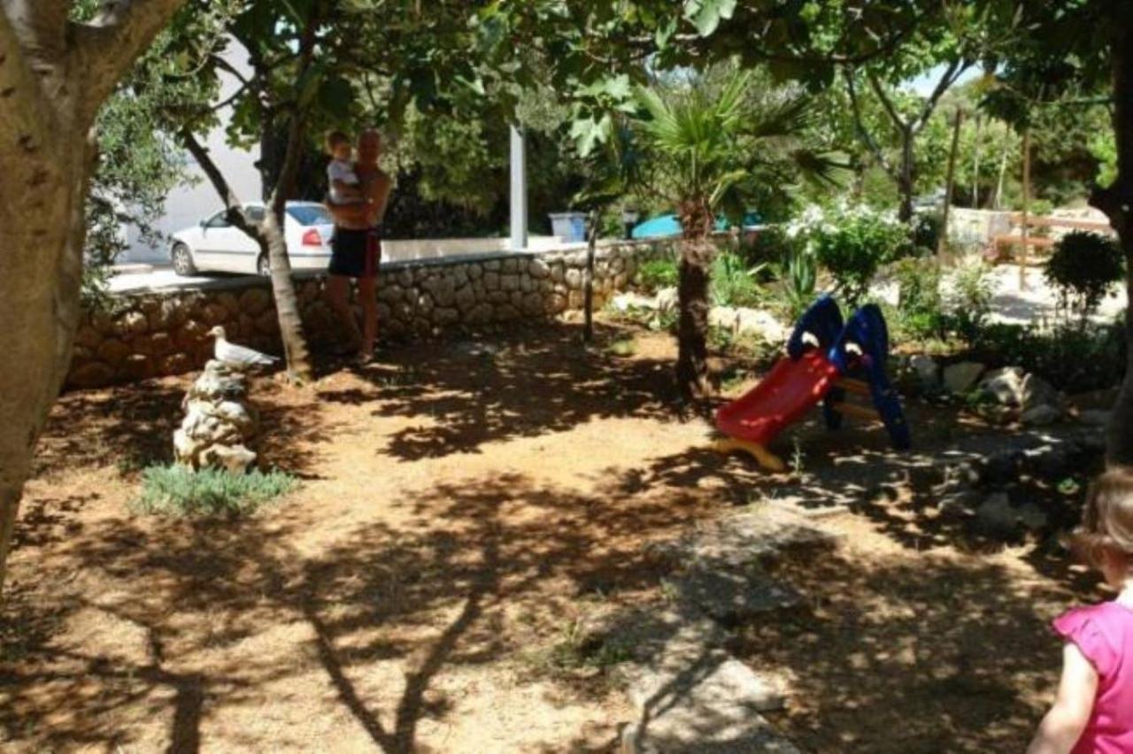מאנדרה Apartments Besedic מראה חיצוני תמונה