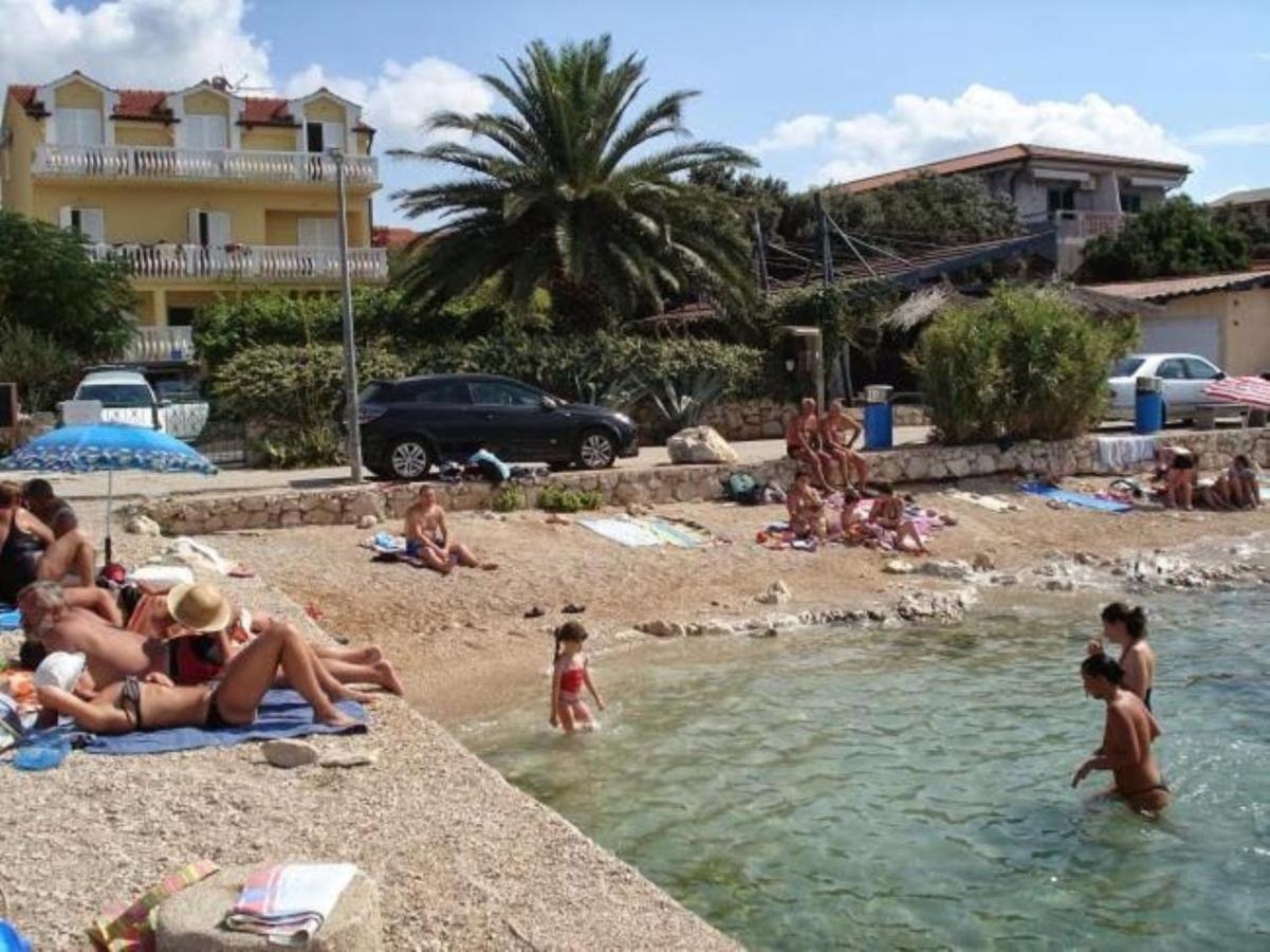 מאנדרה Apartments Besedic מראה חיצוני תמונה