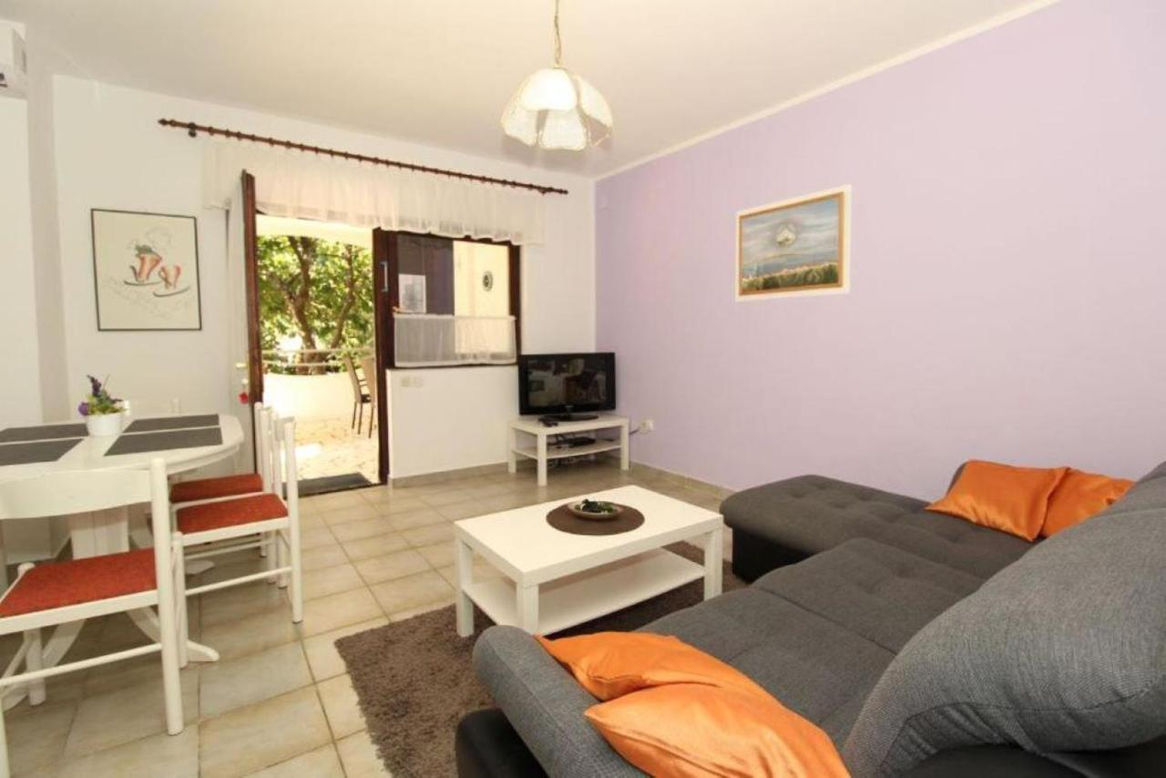 מאנדרה Apartments Besedic מראה חיצוני תמונה