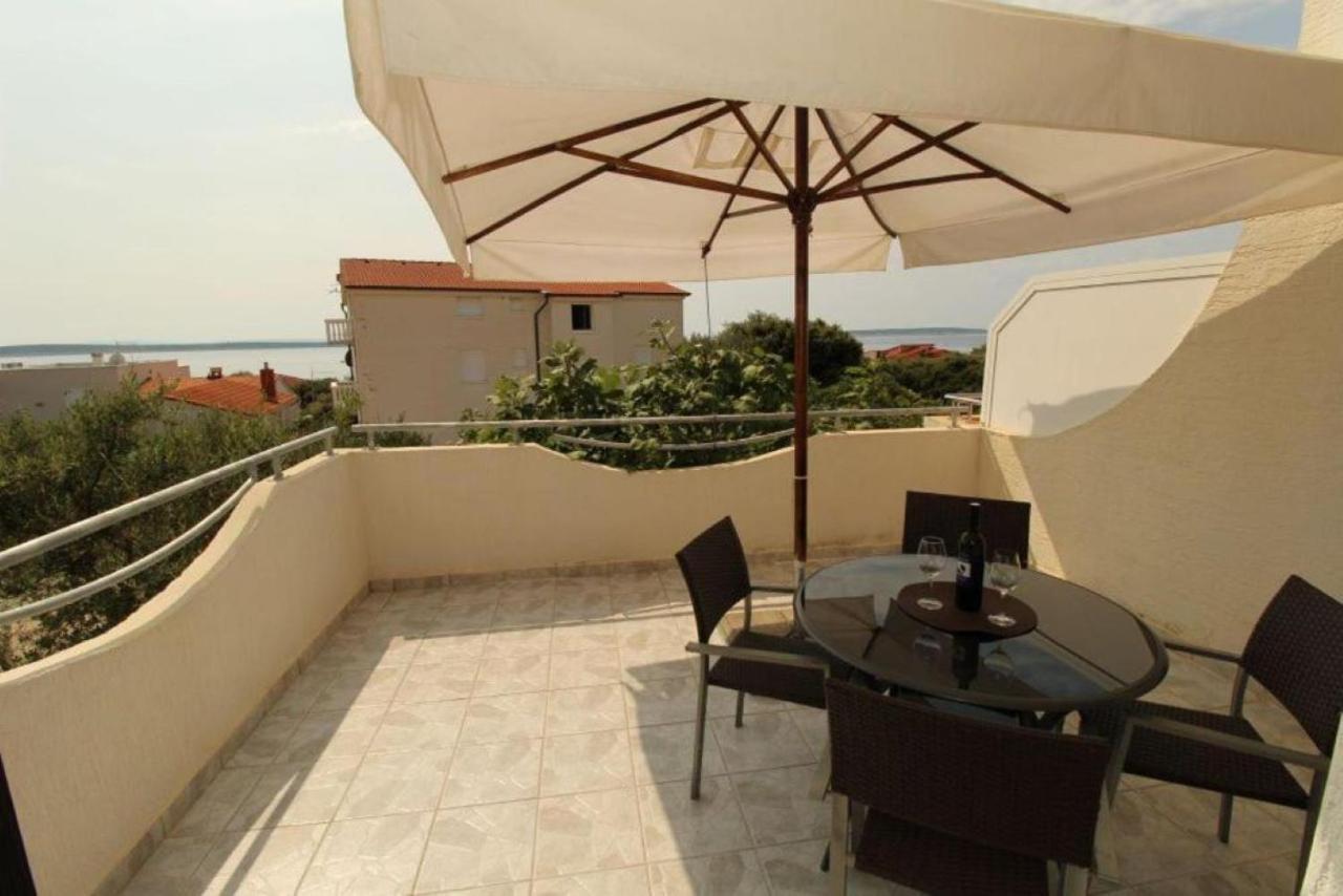 מאנדרה Apartments Besedic מראה חיצוני תמונה